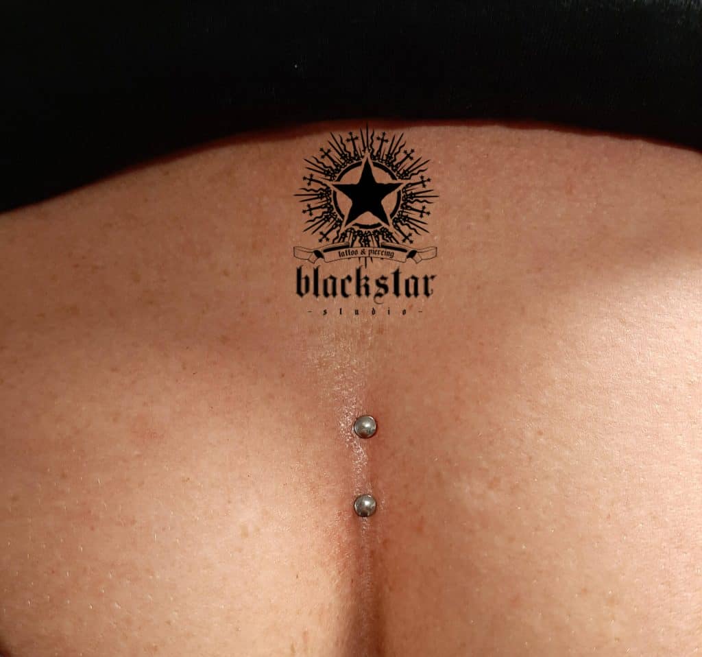 Microdermal Sternum Piercing Warszawa Scaled