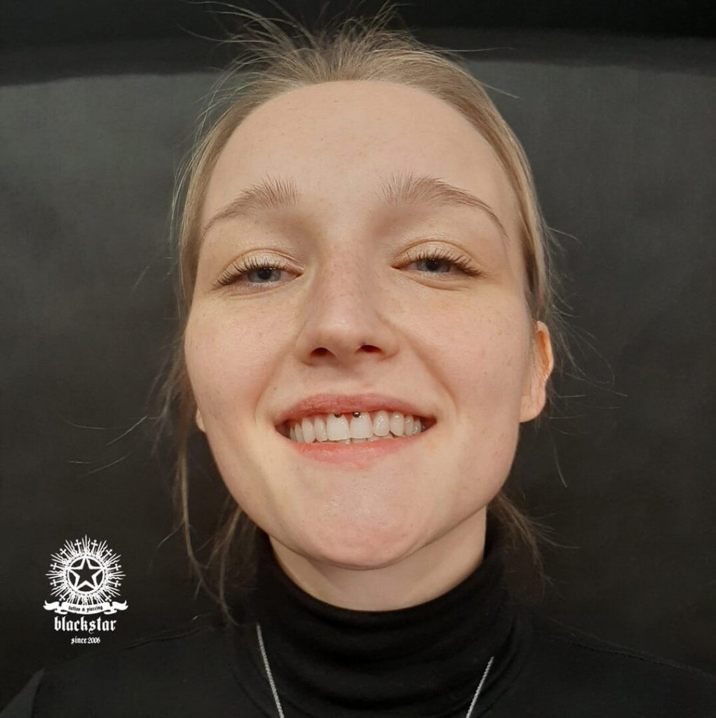 Smiley Piercing Wawa